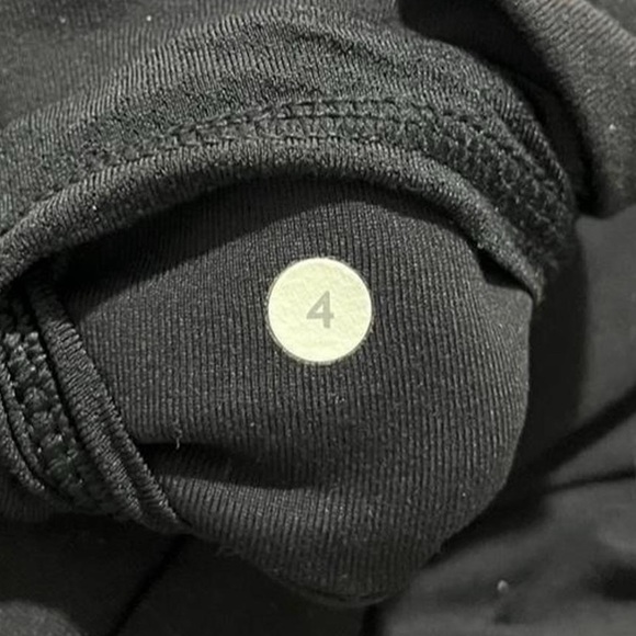 ➰ Lululemon Wunder Under Stirrup Leggings~Women’s 4~Black~High-Rise~Ruched Legs - Picture 9 of 10